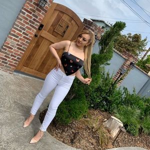 Medium Butterfly crop top with toe on the back.